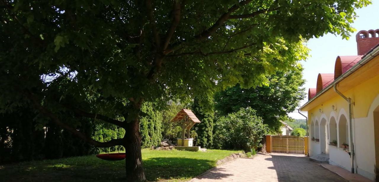 Ságvár Guesthouse Eksteriør billede